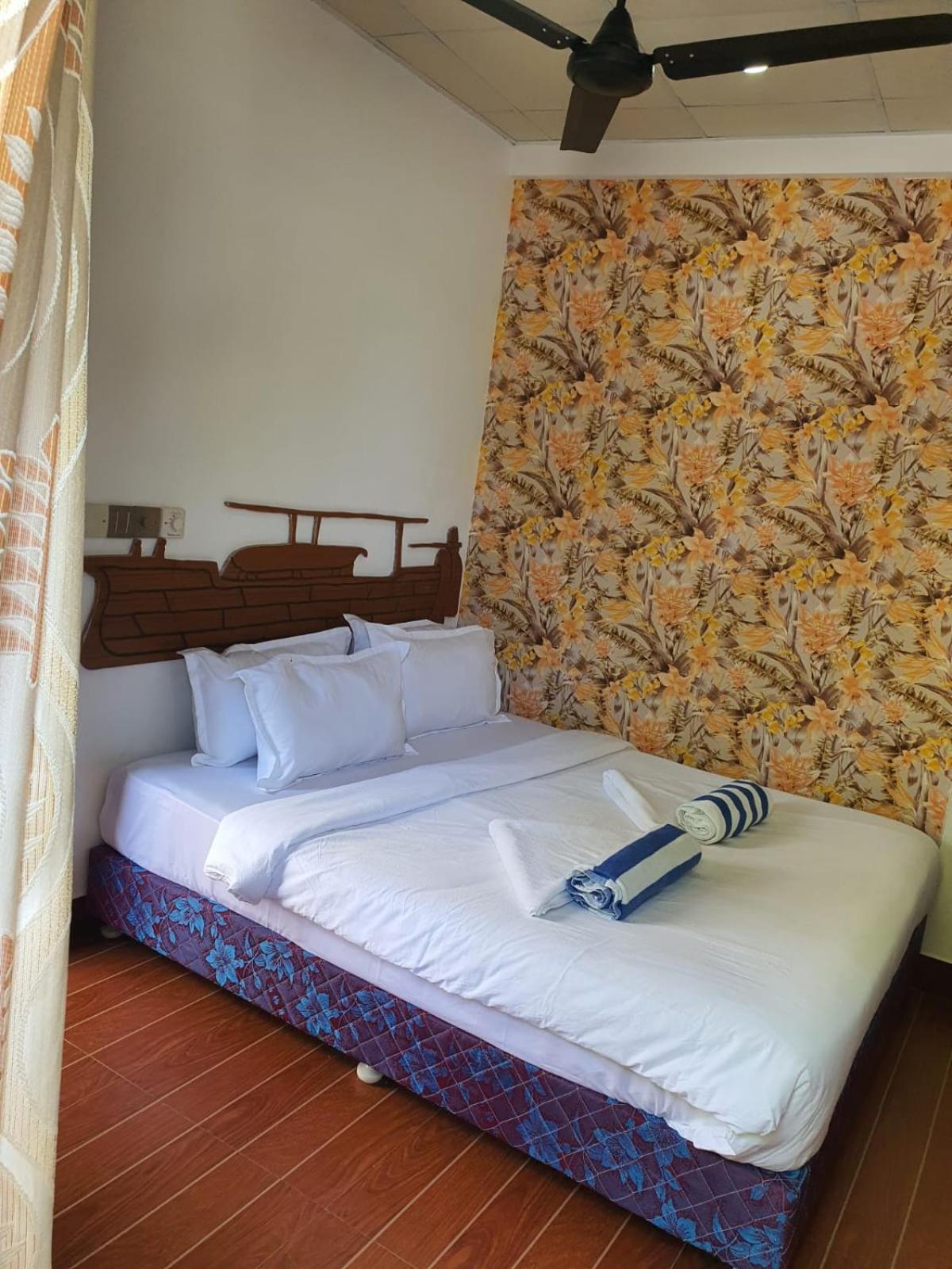 Guraidhoo Palm Inn Exterior photo